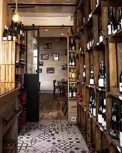 Le Restaurant - Brasserie - Le Chien Fou - Tours - Cave a vin Tours